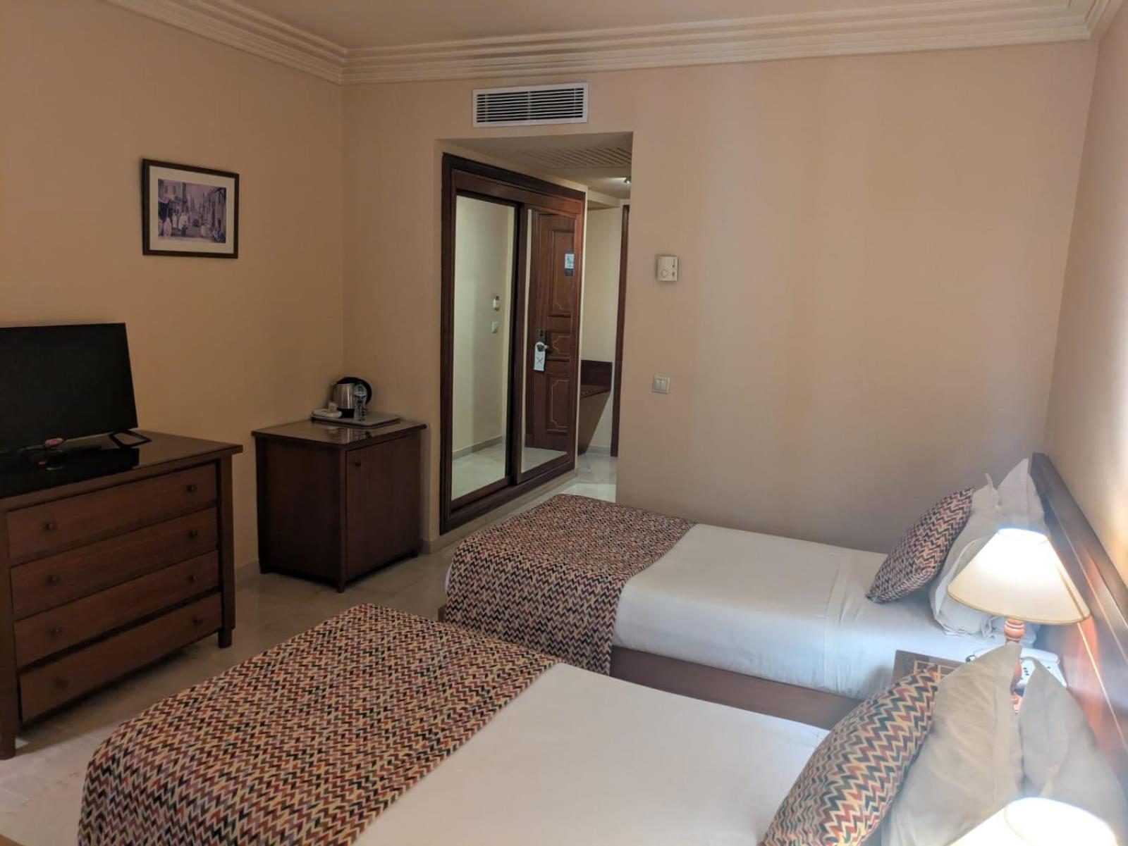 Le Consul 4*